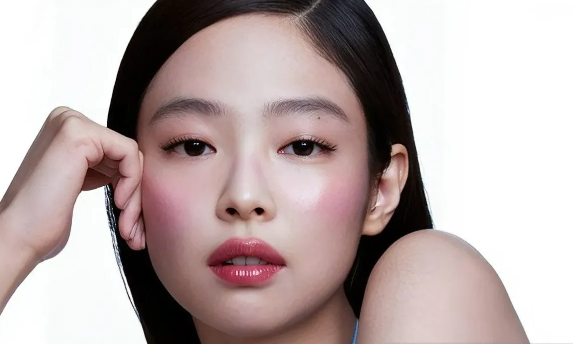 <p>Jennie Blackpink Beri Kejutan Lewat Solo Terbaru Berjudul &quot;Mantra&quot;</p>