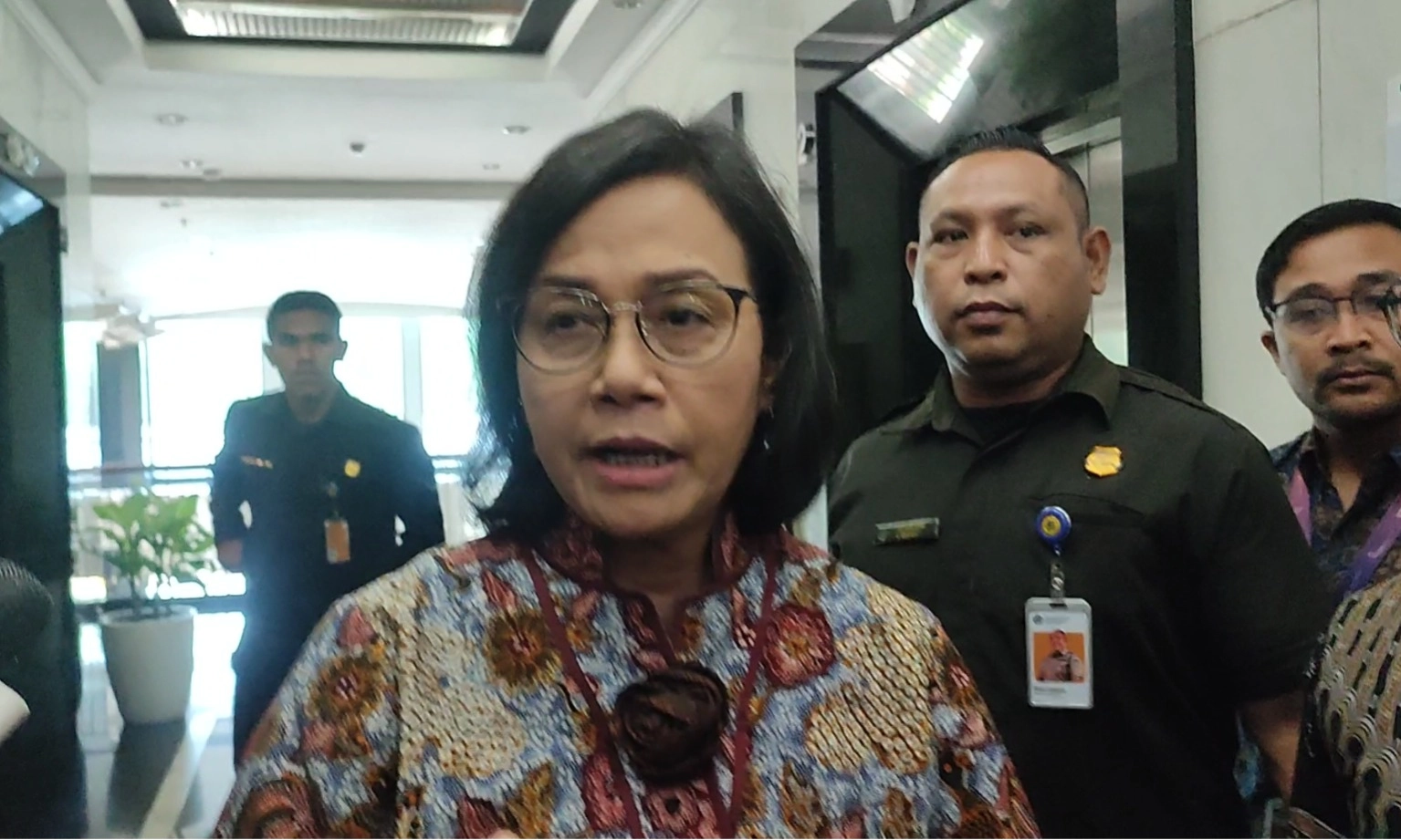 <p id="isPasted">Deflasi 5 Bulan Beruntun Akibat Harga Pangan Turun, Menkeu Sri: Bagus!</p>