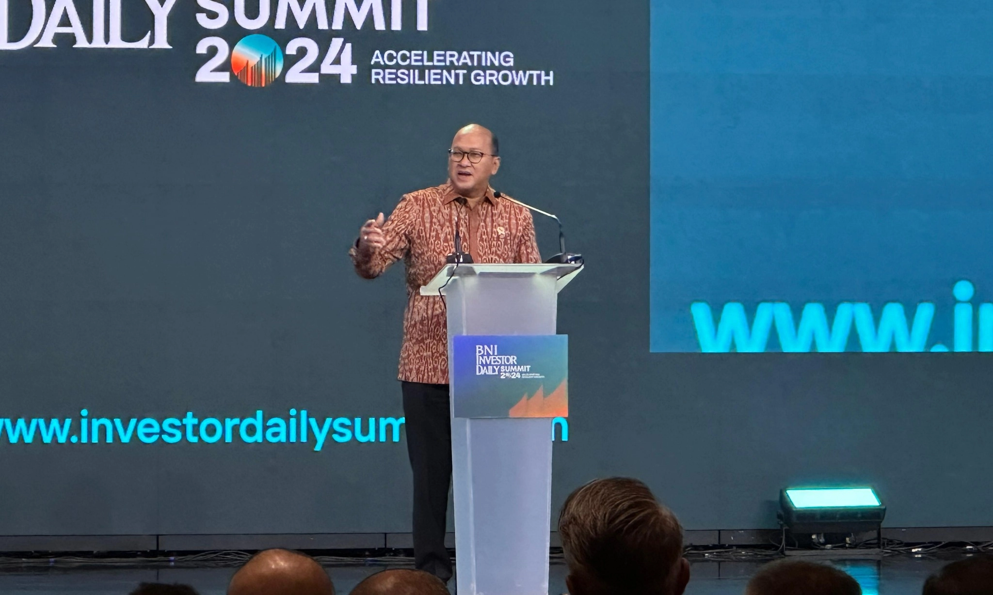 <p>Rosan Roeslani Klaim Realisasi Investasi <em>On Track</em> Sudah Capai 75%</p>