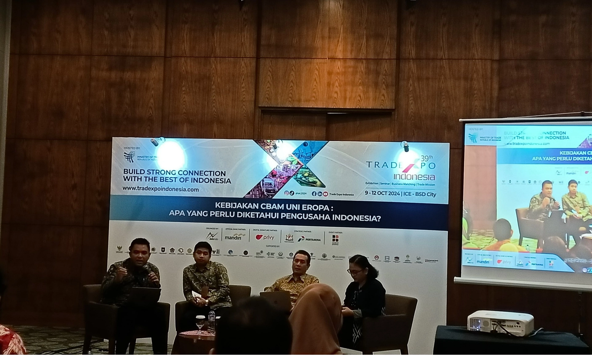 <p>CBAM Hambat Ekspor Besi Dan Baja, Kemendag: Tak Perlu Khawatir</p>