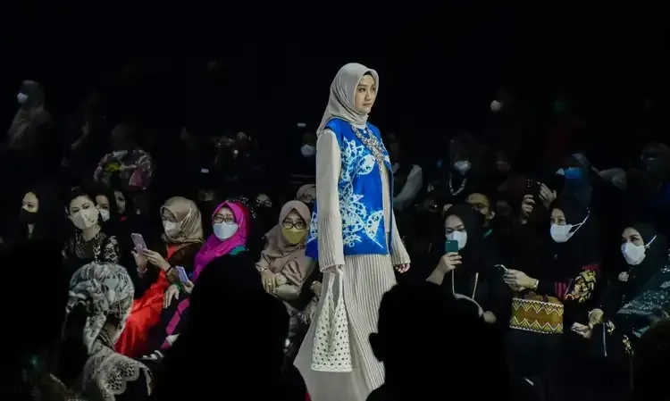 <p>Kemenkop UKM Gelar MOFAM, Dorong Indonesia Jadi Pusat <em>Modest Fashion</em> Dunia</p>
