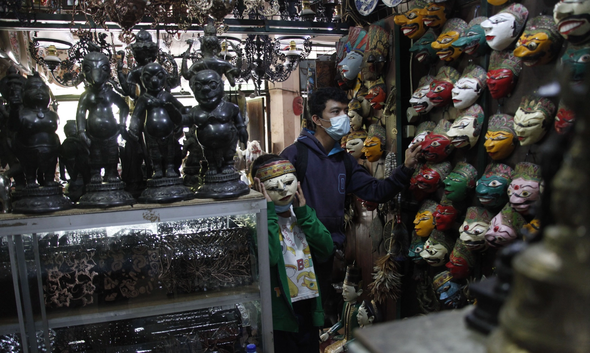 <p>Arkeolog Ingatkan Pemerintah Rangkul Antikuarian</p>