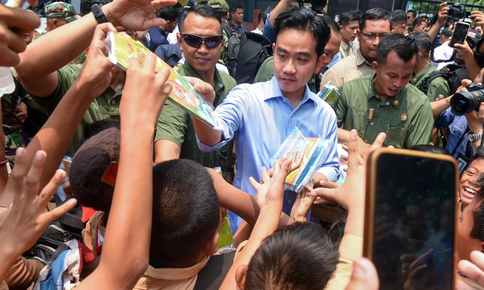 <p>PTUN Tidak Terima Gugatan PDIP Soal Penetapan Gibran</p>