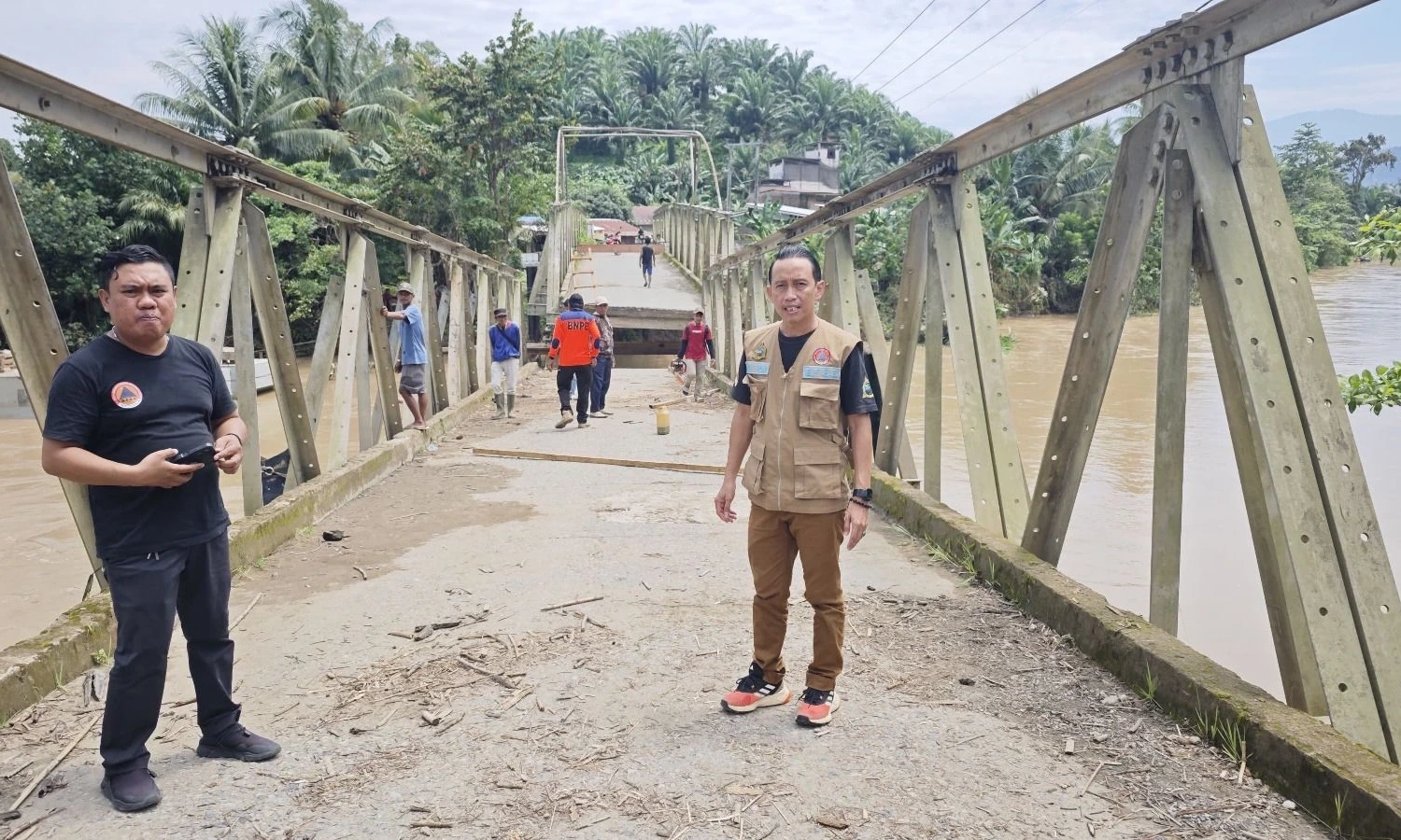 <p>Ratusan Keluarga Di Mamuju Terdampak Banjir</p>