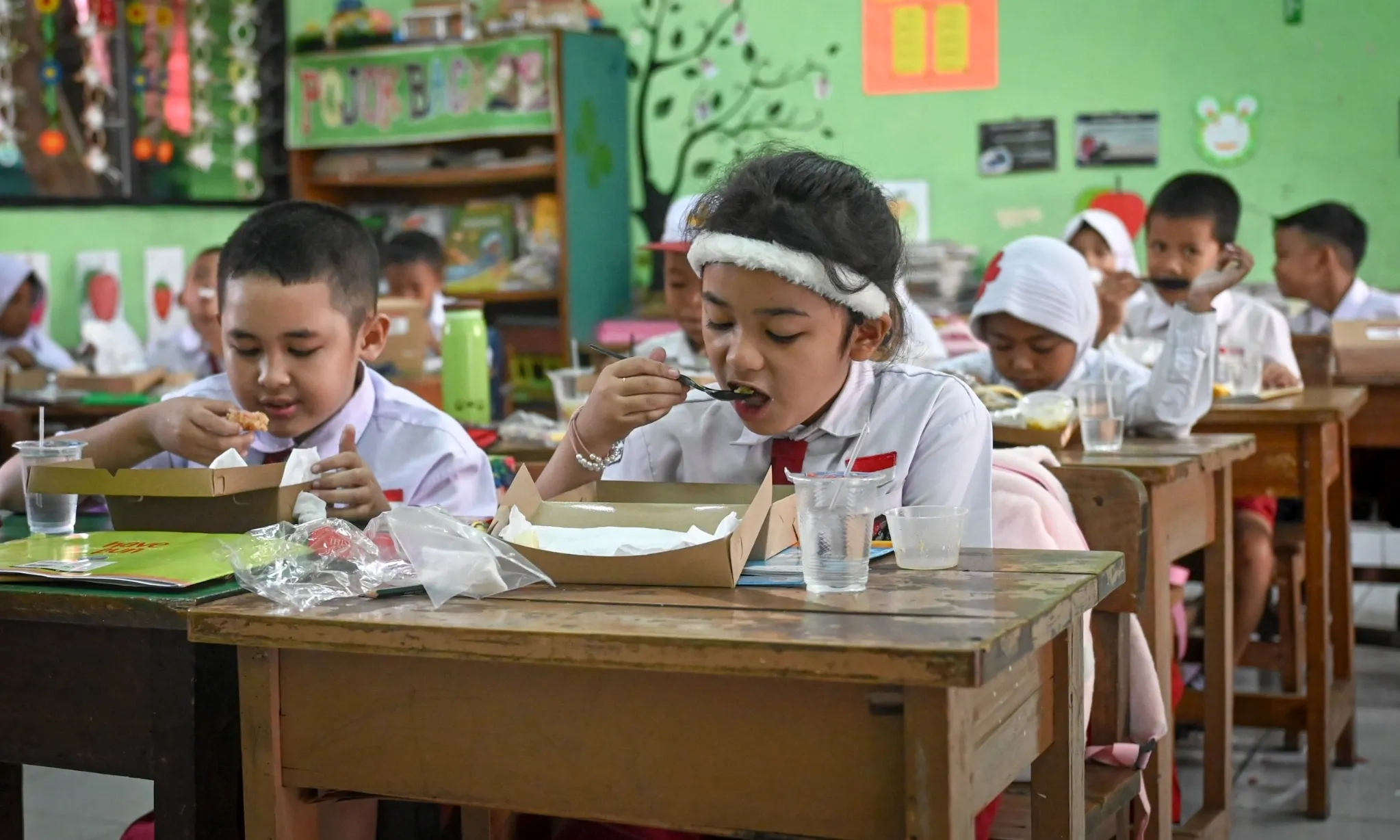 <p id="isPasted">Makan Bergizi Gratis Mulai 2 Januari 2025, Anggaranya Rp15.000/Porsi</p>