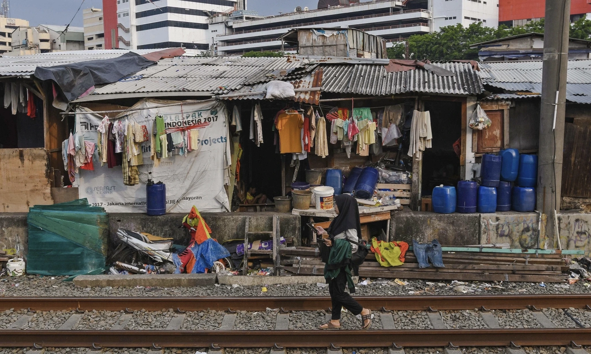 <p>Separuh Warga Jakarta Masuk Data Terpadu Kesejahteraan Sosial</p>