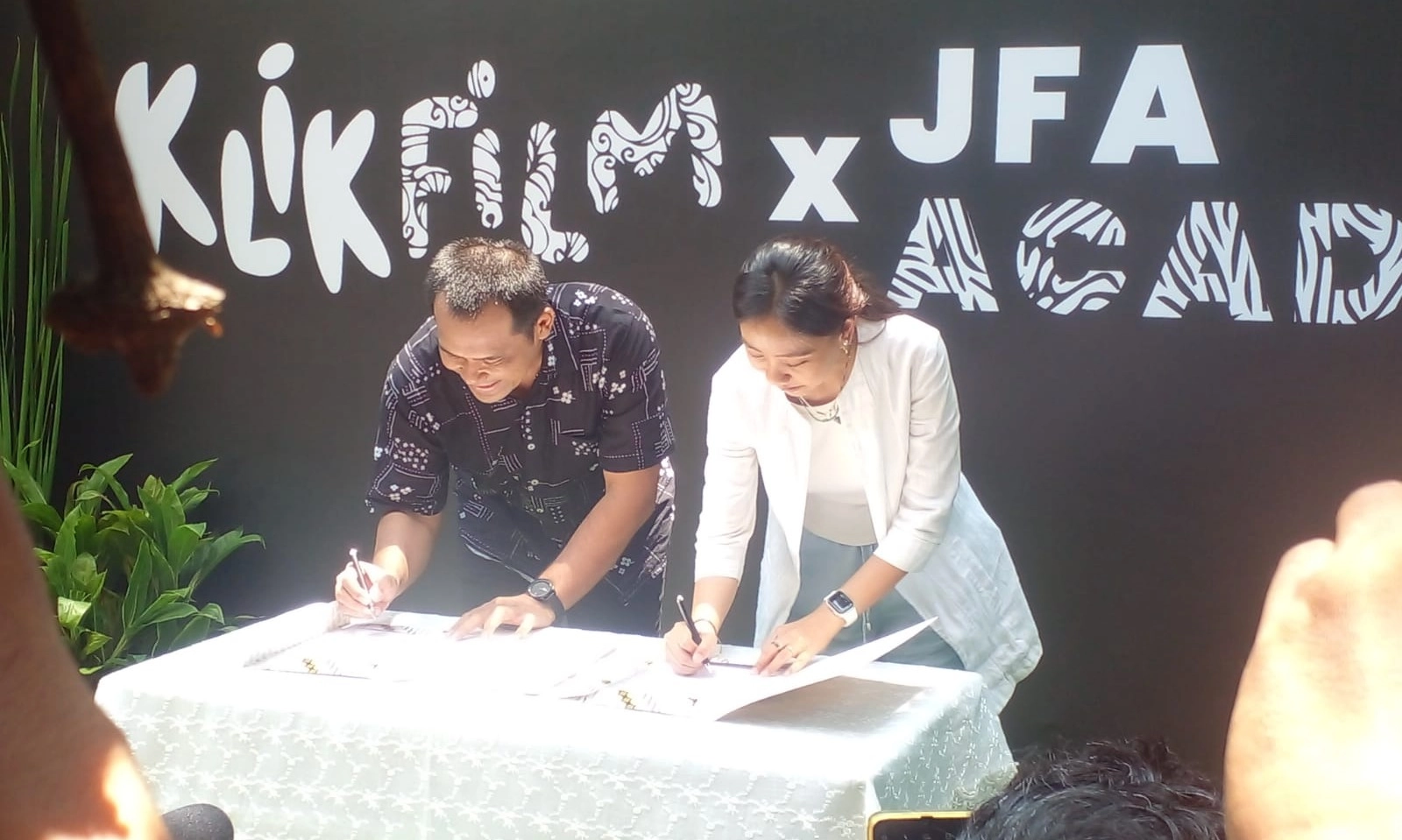<p>KlikFilm-JFA Hadirkan Kursus Produksi Film Untuk Talenta Muda</p>