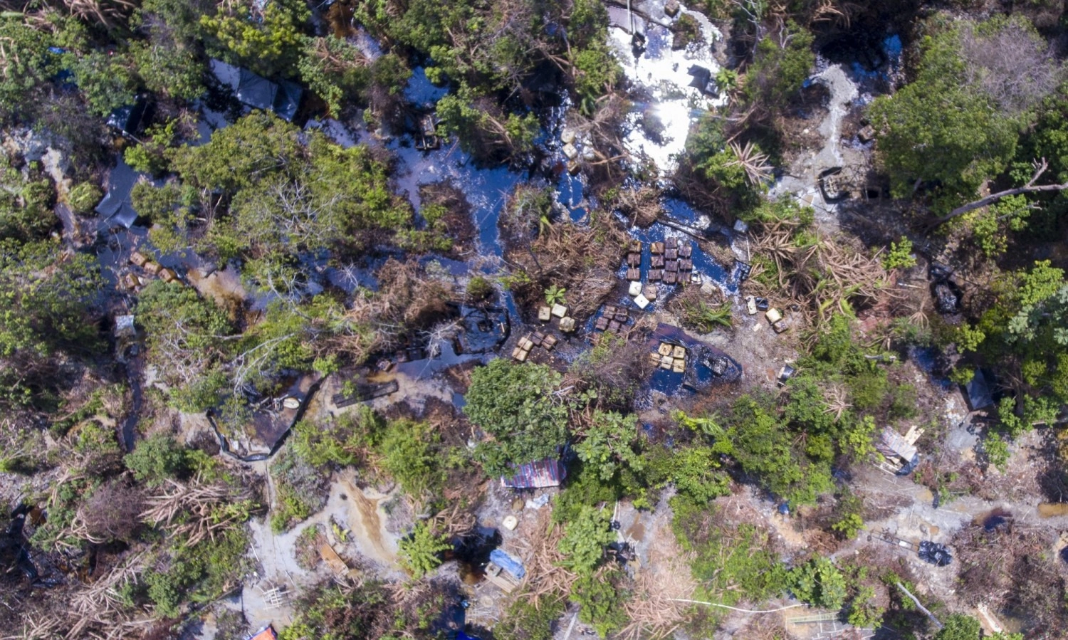 <p>Bahlil Butuh Ini Untuk Berantas Tambang Ilegal</p>