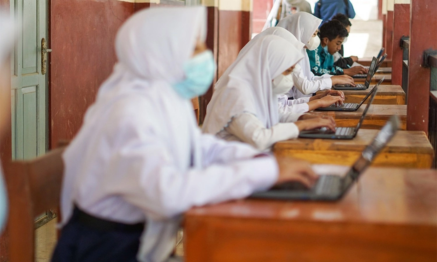 <p>Wajib Belajar 12 Tahun Belum Tercapai</p>