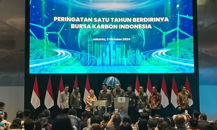 <p>Bursa Karbon Akan Dievaluasi, OJK Sambut Positif</p>