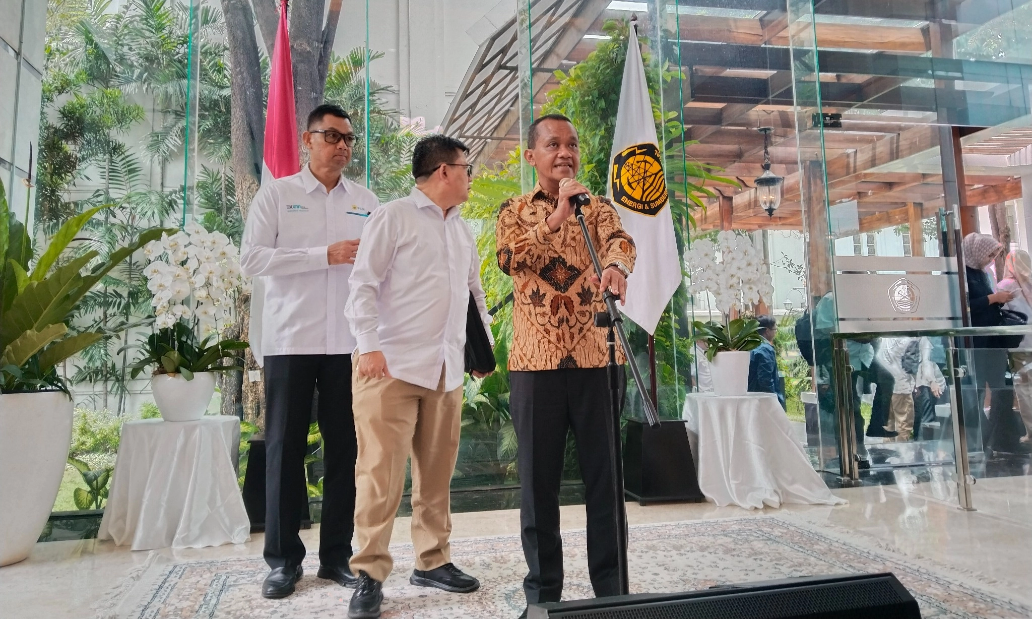 <p>Bahlil Beri Sinyal Kuat Perubahan Skema Subsidi BBM Dan Listrik Jadi BLT</p>