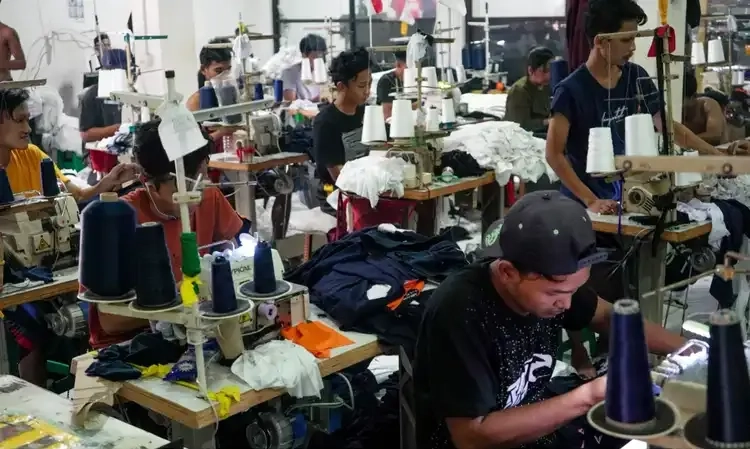 <p>OJK Buka Suara Soal Hapus Utang UMKM</p>