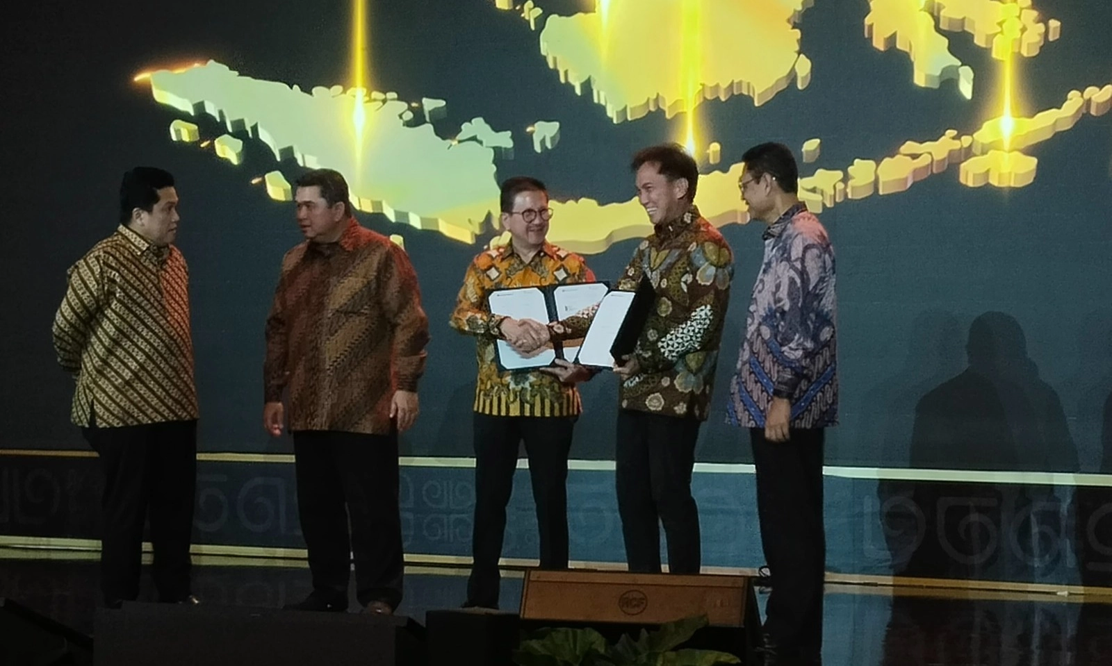 <p id="isPasted">Antam Dan Freeport Sepakati Perjanjian Jual-Beli Emas</p>