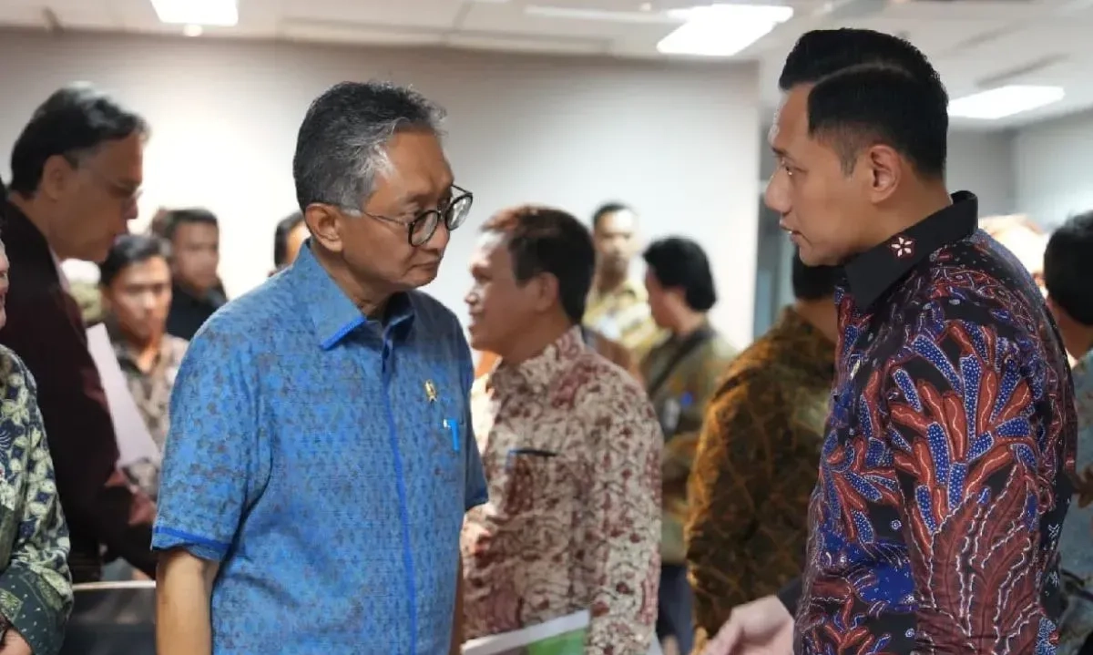 <p id="isPasted">Studi Kelayakan Proyek Giant Sea Wall Terus Digarap</p>