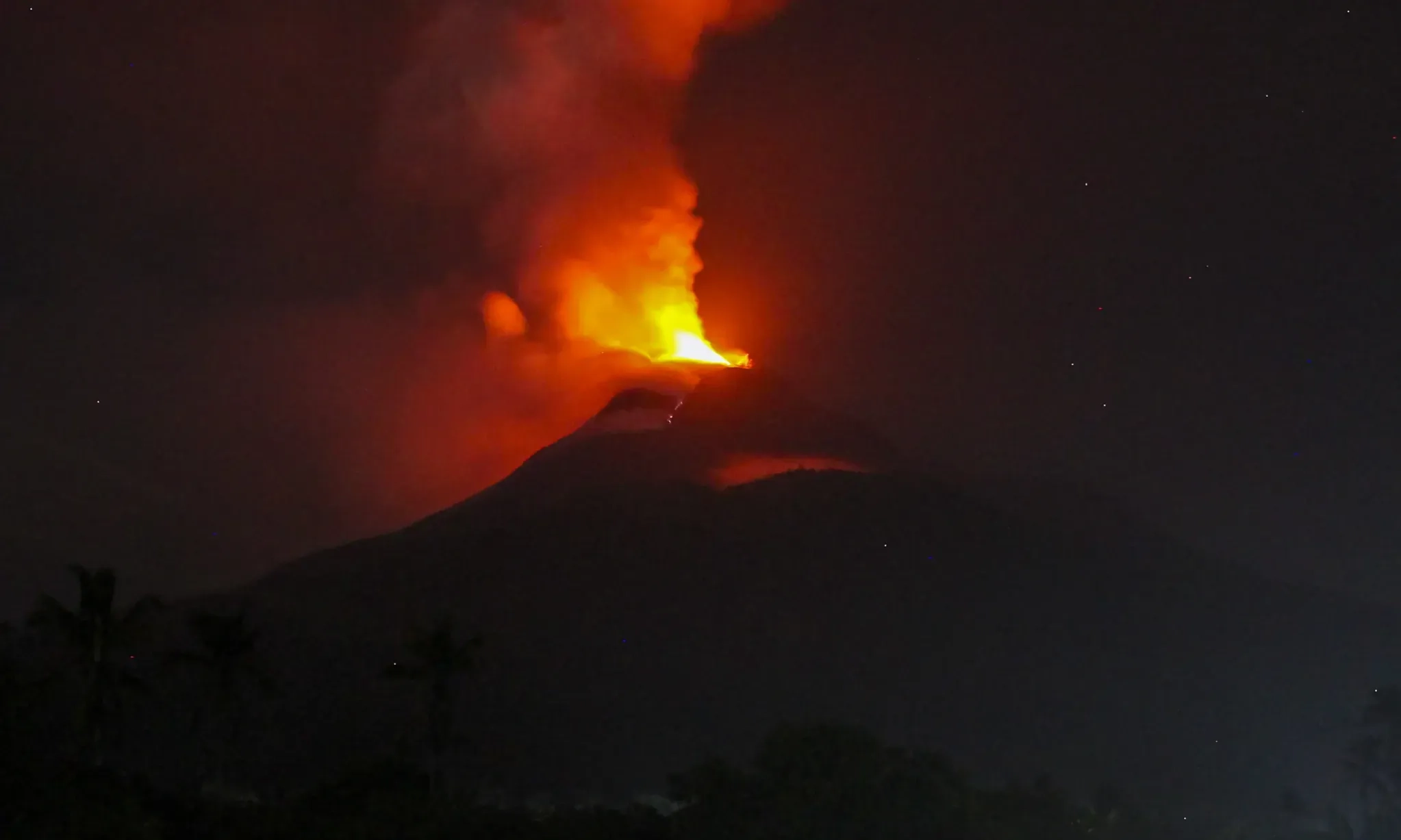 <p>PVMBG Deteksi Ada Gerakan Tanah Gunung Lewotobi&nbsp;</p>