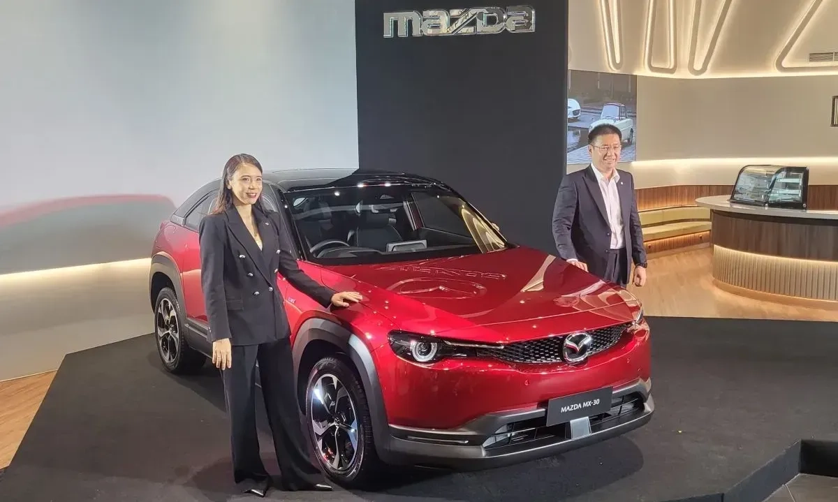 <p>Mazda Luncurkan Mobil Listrik Pertamanya MX-30, Berbanderol Rp860 Juta</p>