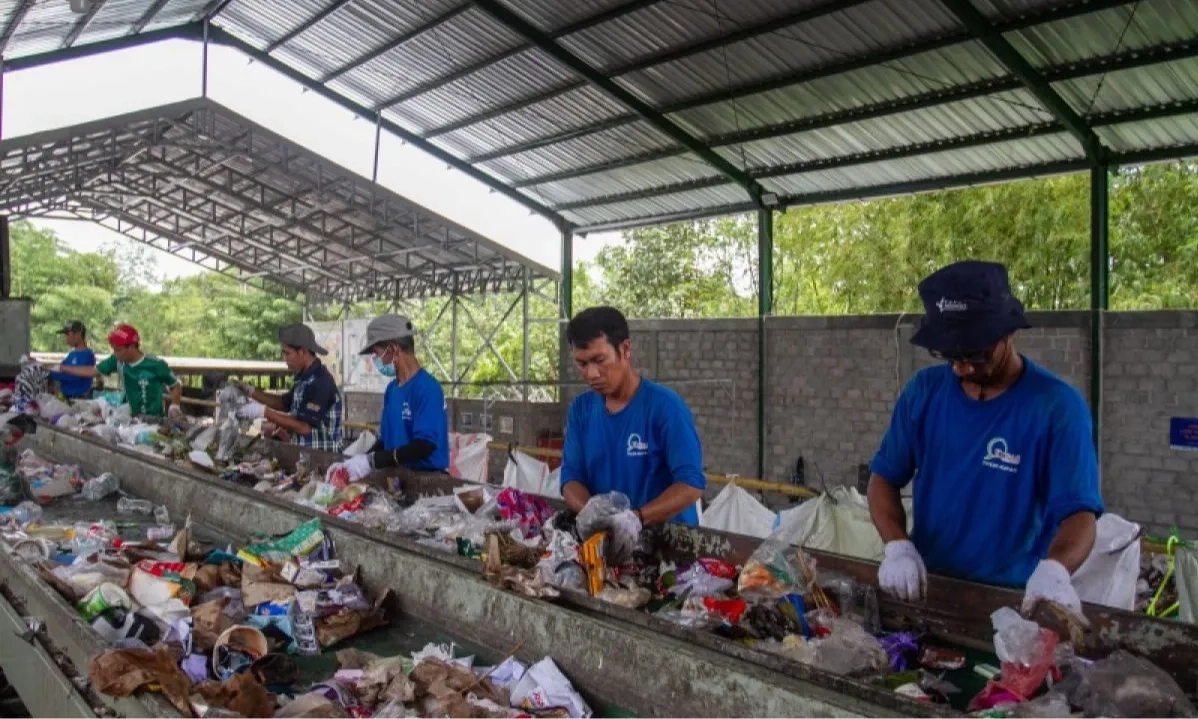 <p id="isPasted">Menghadapi Perubahan Iklim Bersenjata Dana Desa</p>