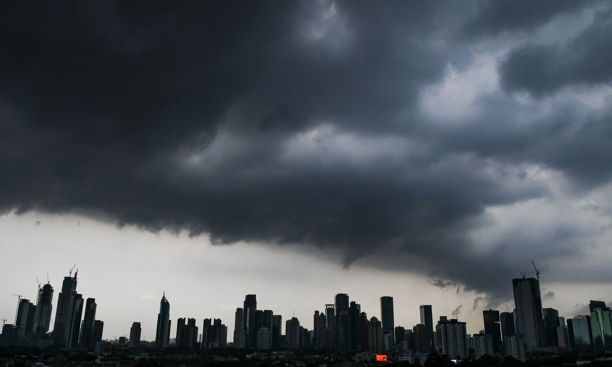 <p>BNPB Minta Pemda Siap Hadapi Bencana Hidrometeorologi Basah</p>