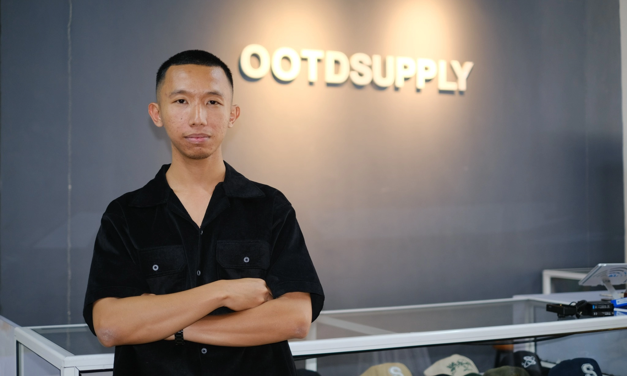 <p id="isPasted">Kisah Perjuangan Mantan Kernet Sopir Truk Bangun Bisnis Fesyen Skala Dunia</p>