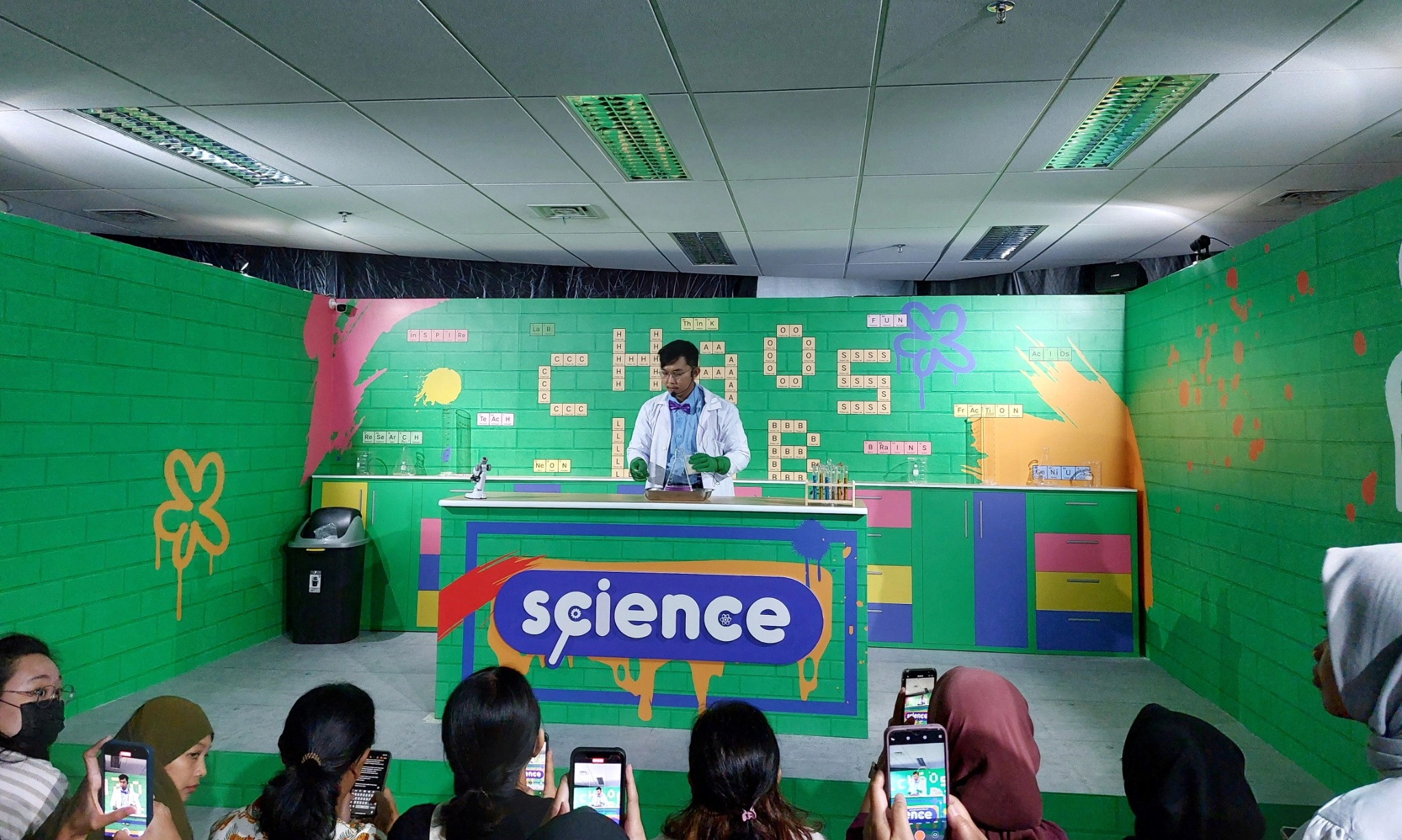 <p>Chaos Lab, <em>Playground&nbsp;</em>Imersif Sains Interaktif Dan Edukasi Hadir Di Jakarta</p>