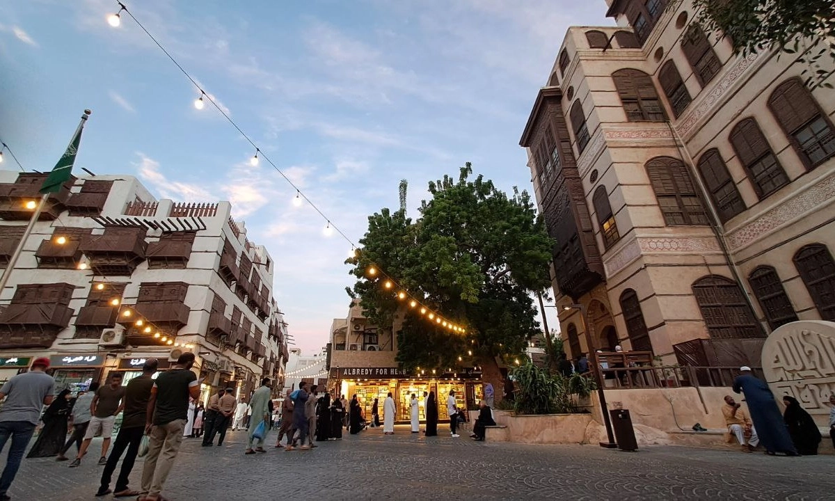 <p>Jelajah Kota Tua Bersejarah Al-Balad Di Jeddah</p>