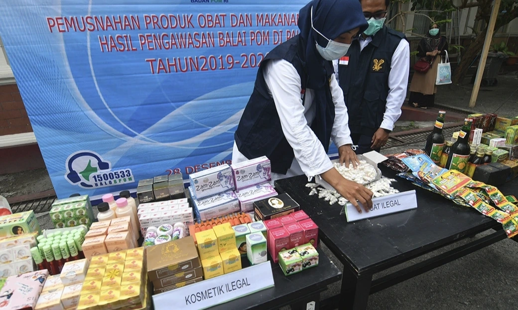 <p><span id="isPasted">Antisipasi Label Palsu Kosmetik, Kepala BPOM Ingatkan Cek Klik</span><span class="Apple-tab-span">&nbsp; &nbsp;&nbsp;</span><span class="Apple-tab-span">&nbsp; &nbsp;&nbsp;</span> </p>