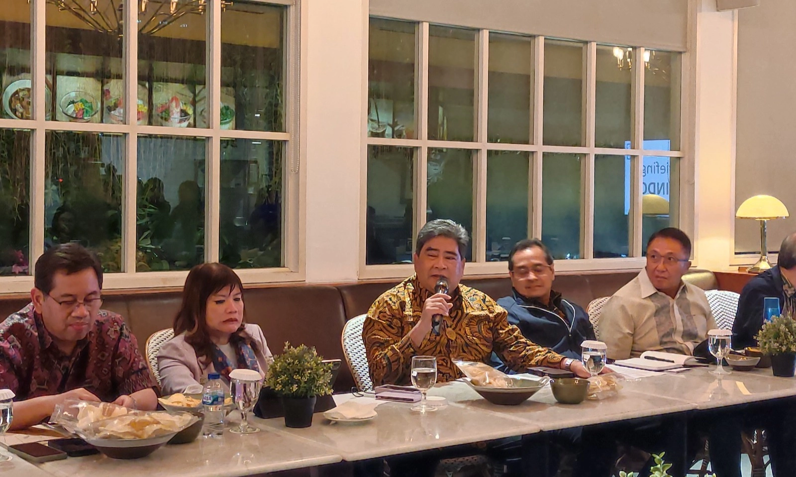 <p id="isPasted">Apindo Kecewa Kebijakan UMP Berubah Lagi dan Bikin Investor Asing Ragu</p>