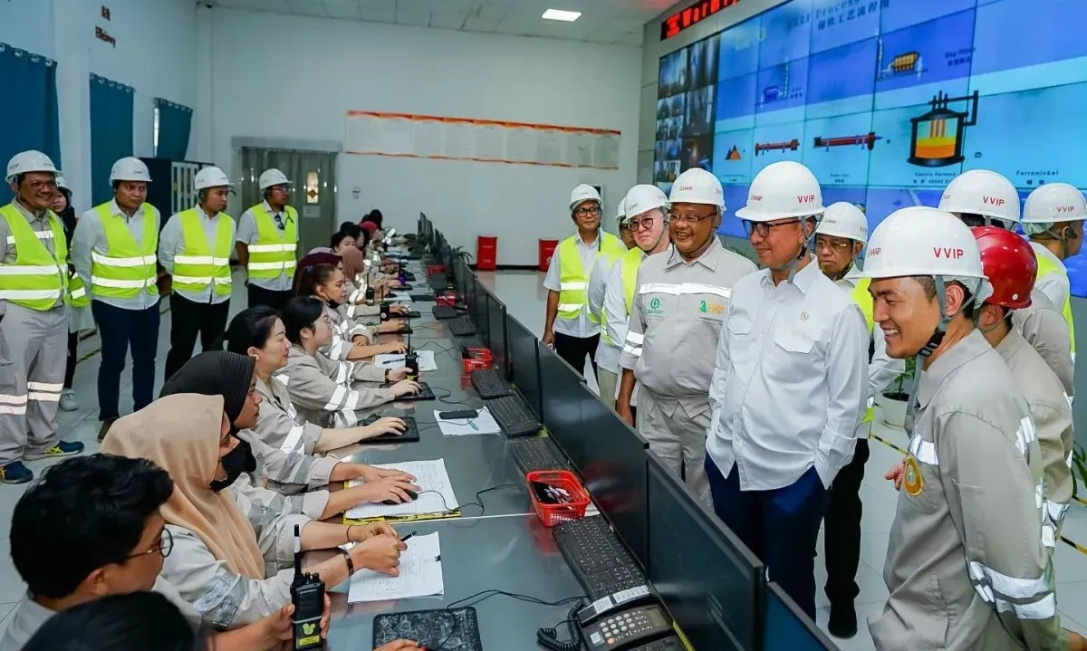 <p>Menperin Targetkan Investasi Yang Masuk Ke Weda Bay Capai US$8 Miliar di 2025</p>