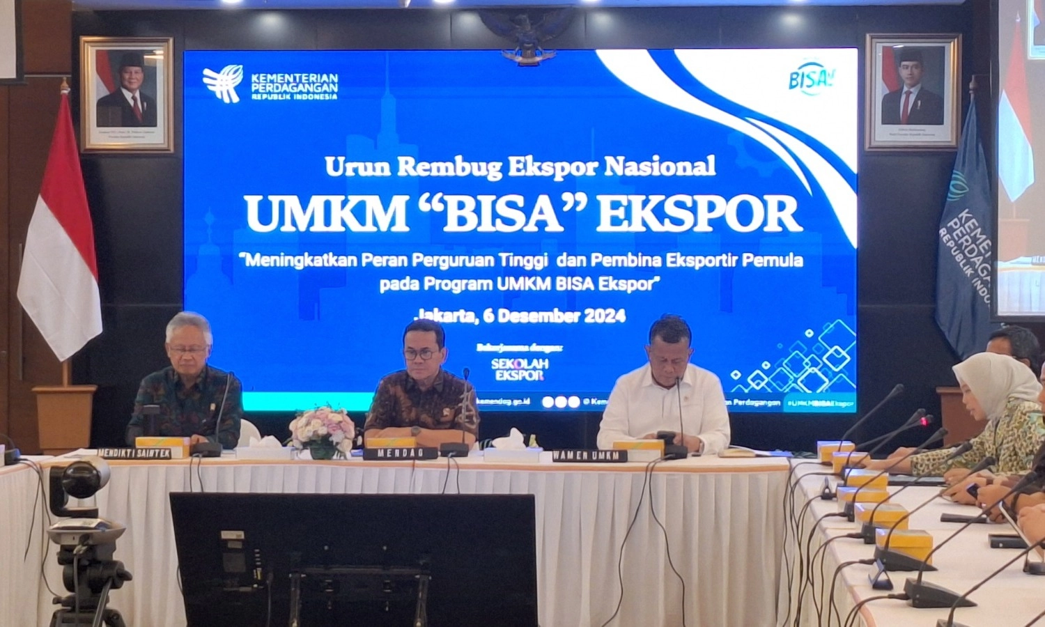 <p id="isPasted">Target Ekspor UMKM Naik, Kemendag Terbitkan Aturan Standar Pameran Ekspor</p>