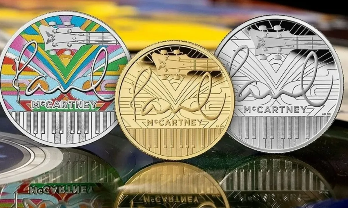 <p>Koleksi Koin Emas Paul McCartney</p>