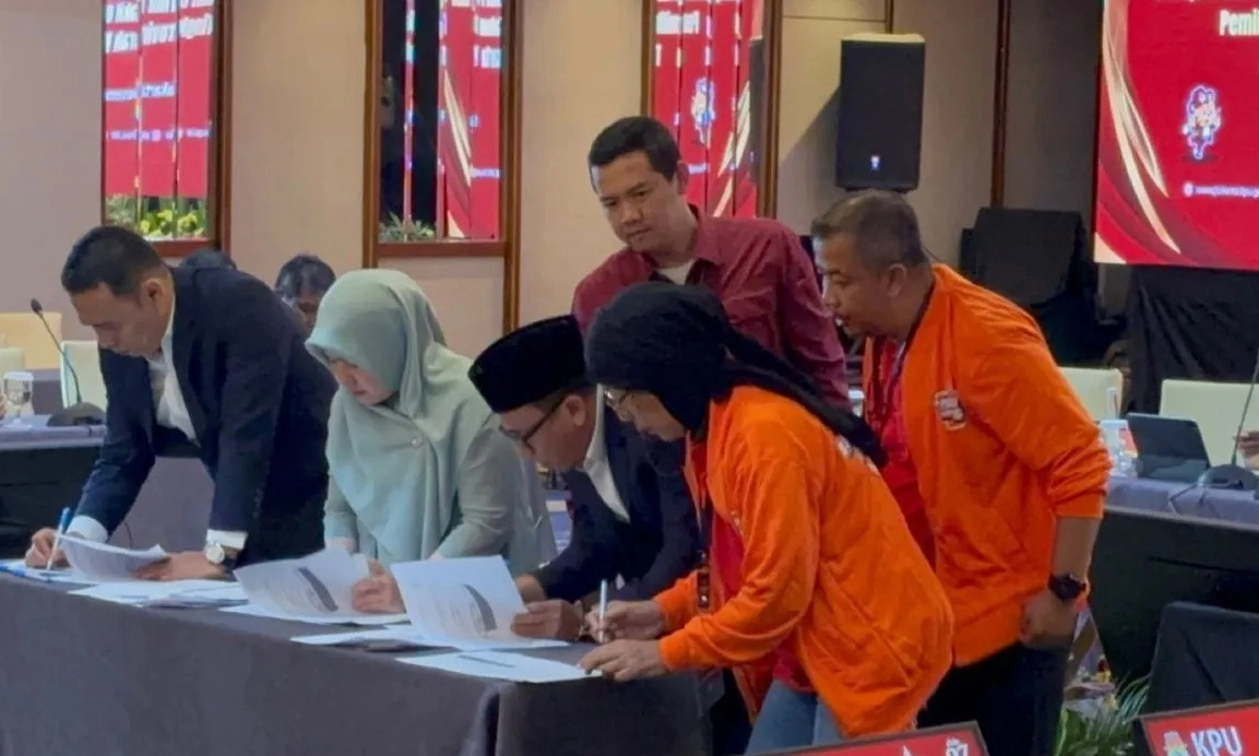 <p>KPU Jakarta Sahkan Rekapitulasi Suara Pilkada 2024&nbsp;&nbsp;</p>