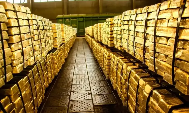 <p>Ada <em>Bullion Bank</em>, LPS Belum Ada Rencana Jamin Simpanan Emas</p>