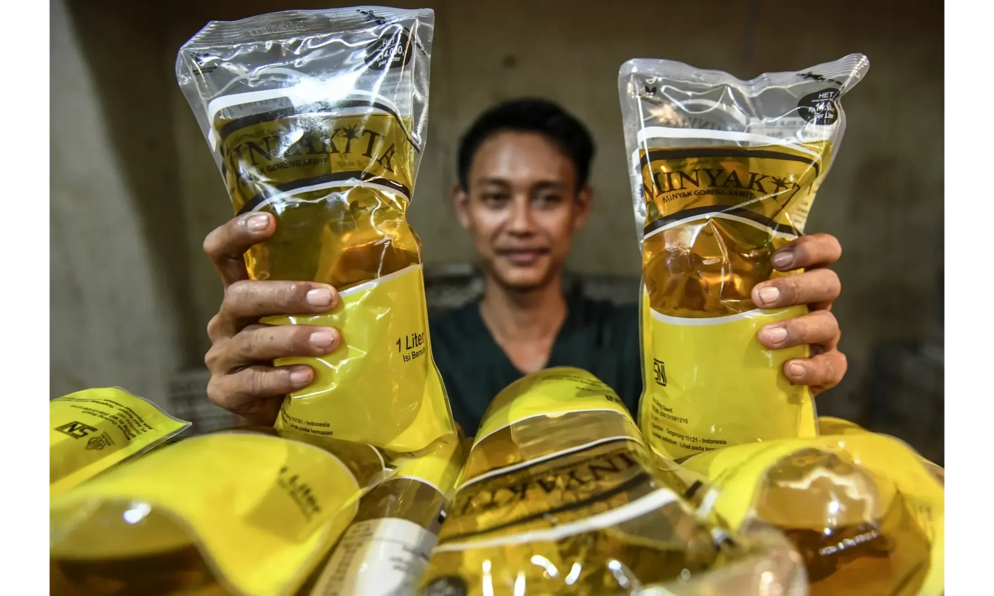 <p>Harga MinyaKita Melonjak Karena Panjangnya Rantai Distribusi dan Tingginya Permintaan</p>