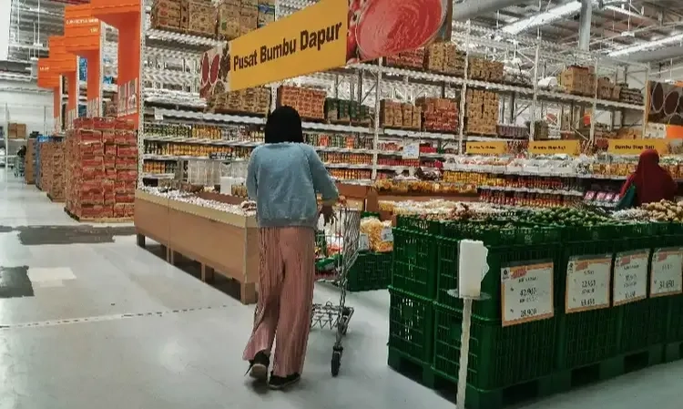 <p>Kemendag-Aprindo Beri Diskon 70% Produk Bahan Pokok</p>