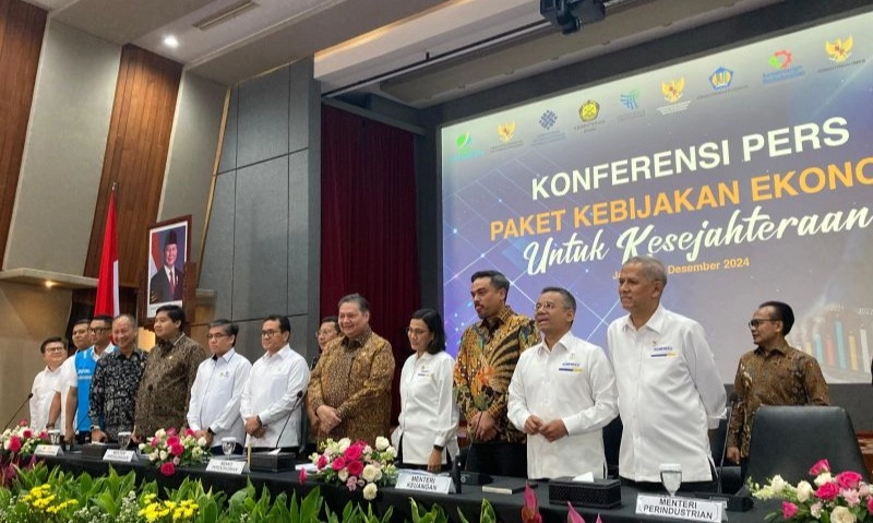 <p id="isPasted">Pemerintah Bisa Serap Rp75 Triliun dari PPN 12%</p>