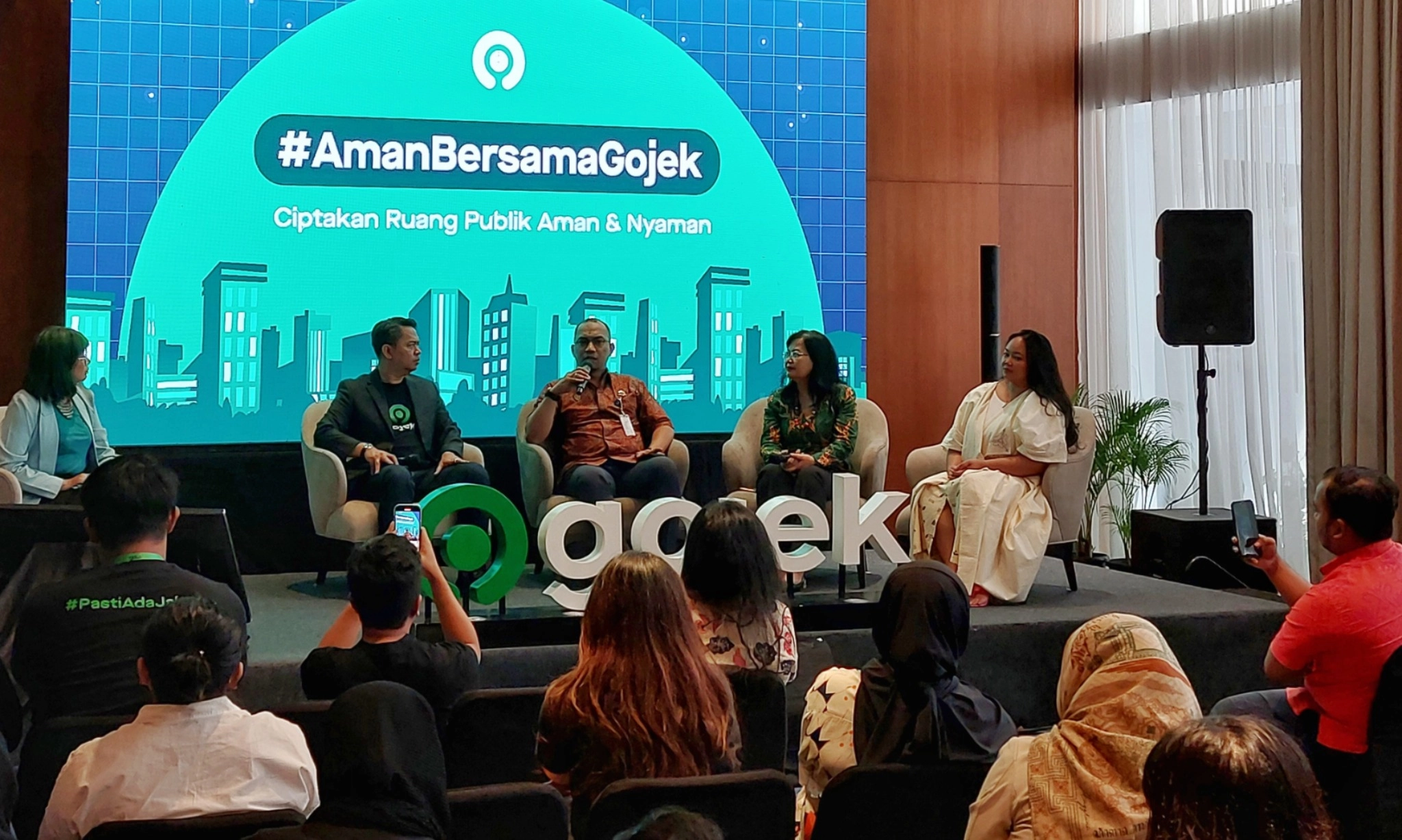 <p>Inisiatif Menekan Angka Pelecehan Seksual Di Jalan Raya</p>