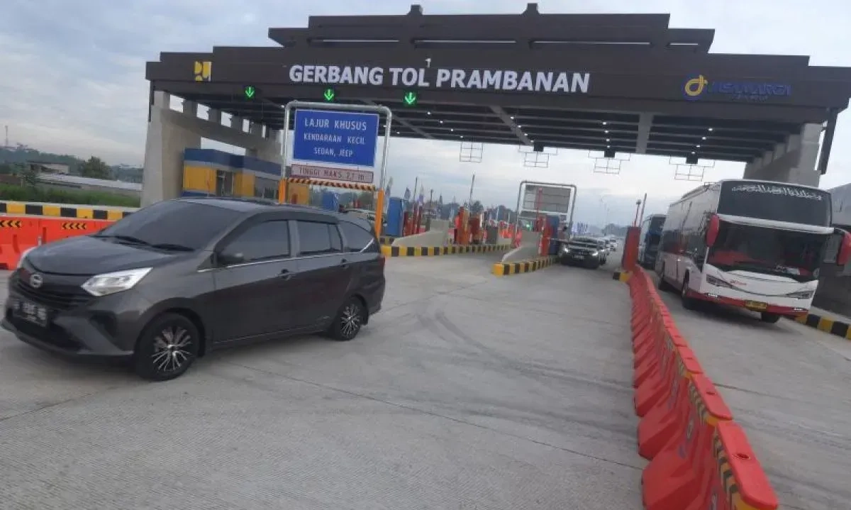 <p>Diskon Tarif Tol 10% Diberlakukan Di Momen Nataru</p>