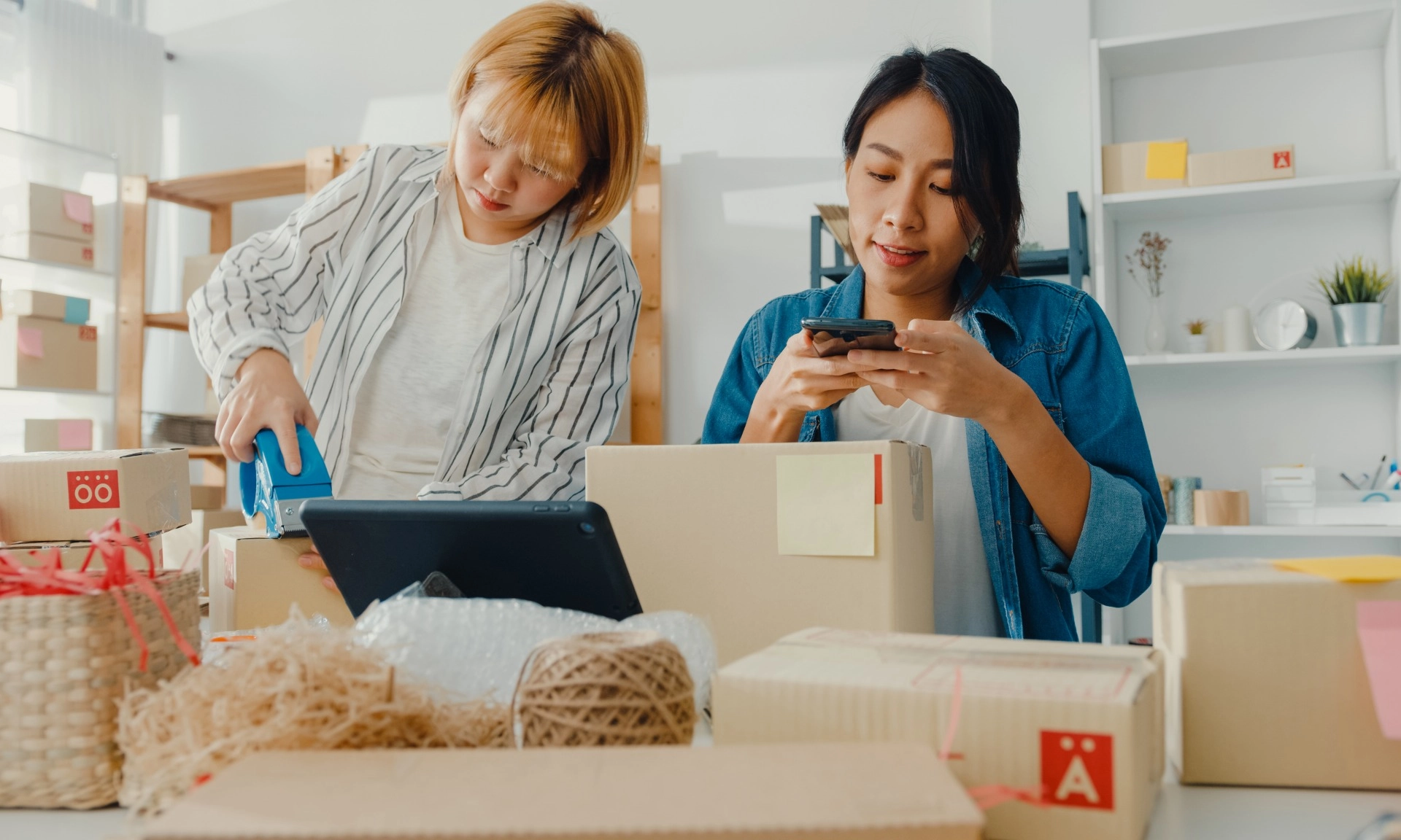 <p>Jelang Hari Ibu, Ini Tips Menjadi <em>Working Mom </em>Di Marketplace</p>