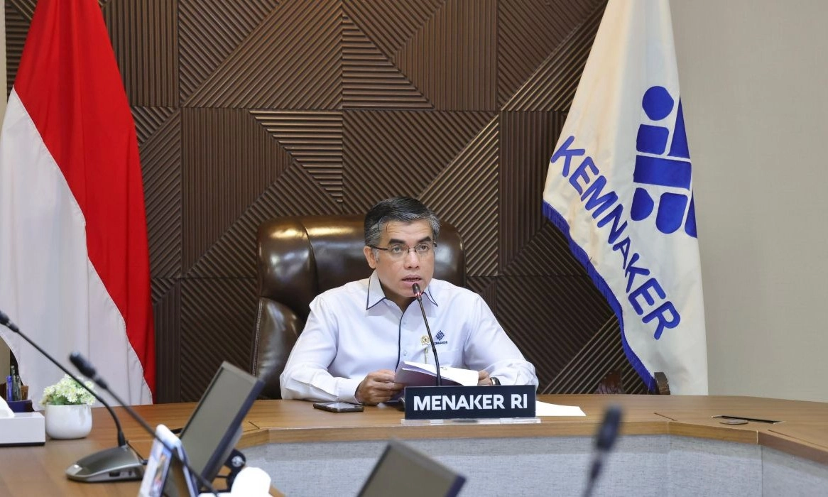 <p>Menaker Jamin Penerapan PPN 12% Tak Abaikan Perlindungan Pekerja</p>