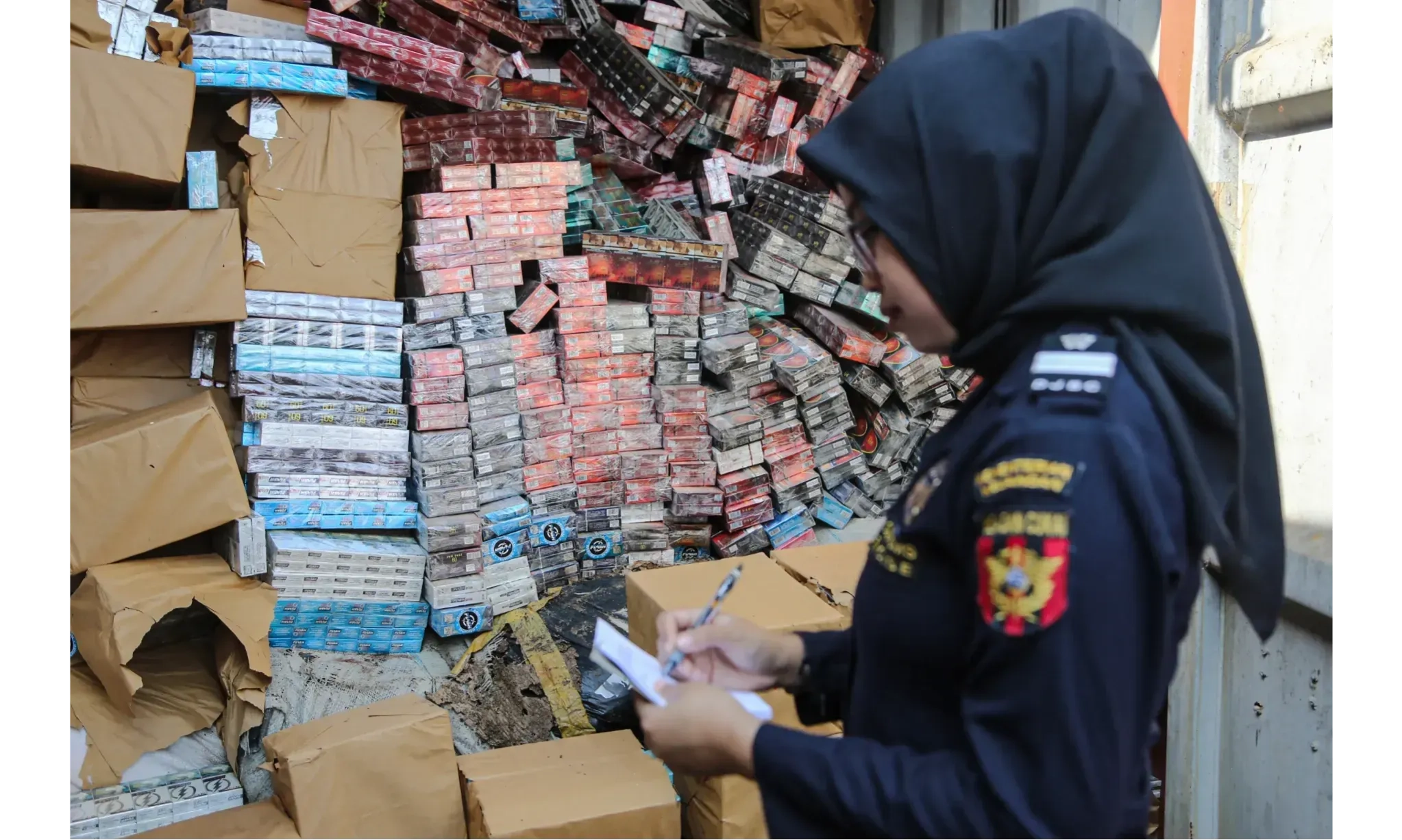 <p>Peneliti: Kenaikan Cukai Tak Efektif Turunkan Konsumsi Rokok</p>