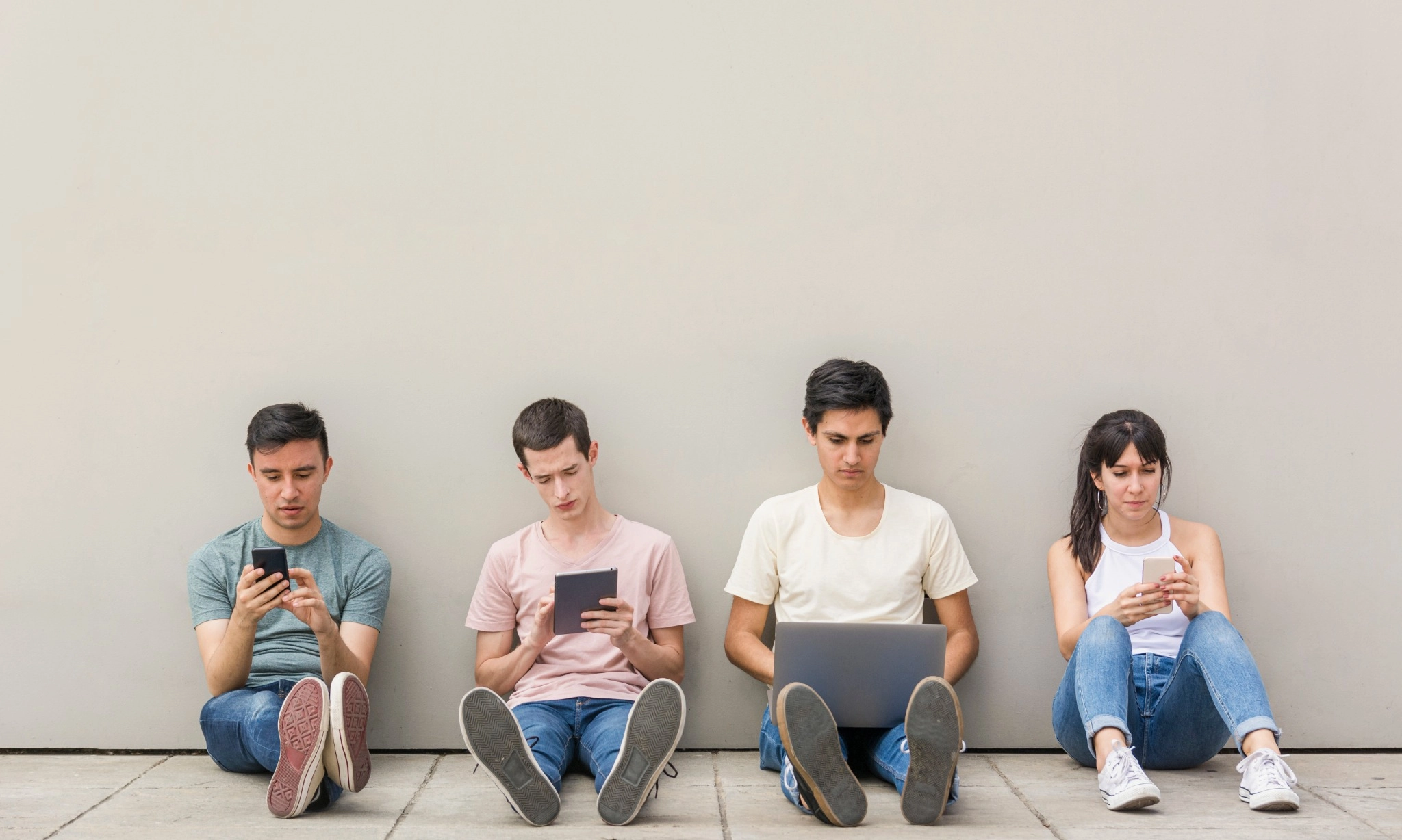 chronically online artinya