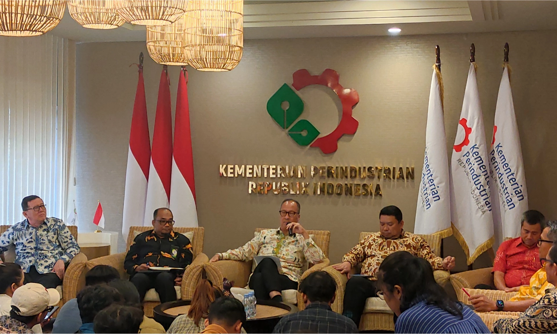 <p>Apple Mau Bangun Pabrik AirTag, Menperin: Sertifikat TKDN Bukan Untuk iPhone 16</p>