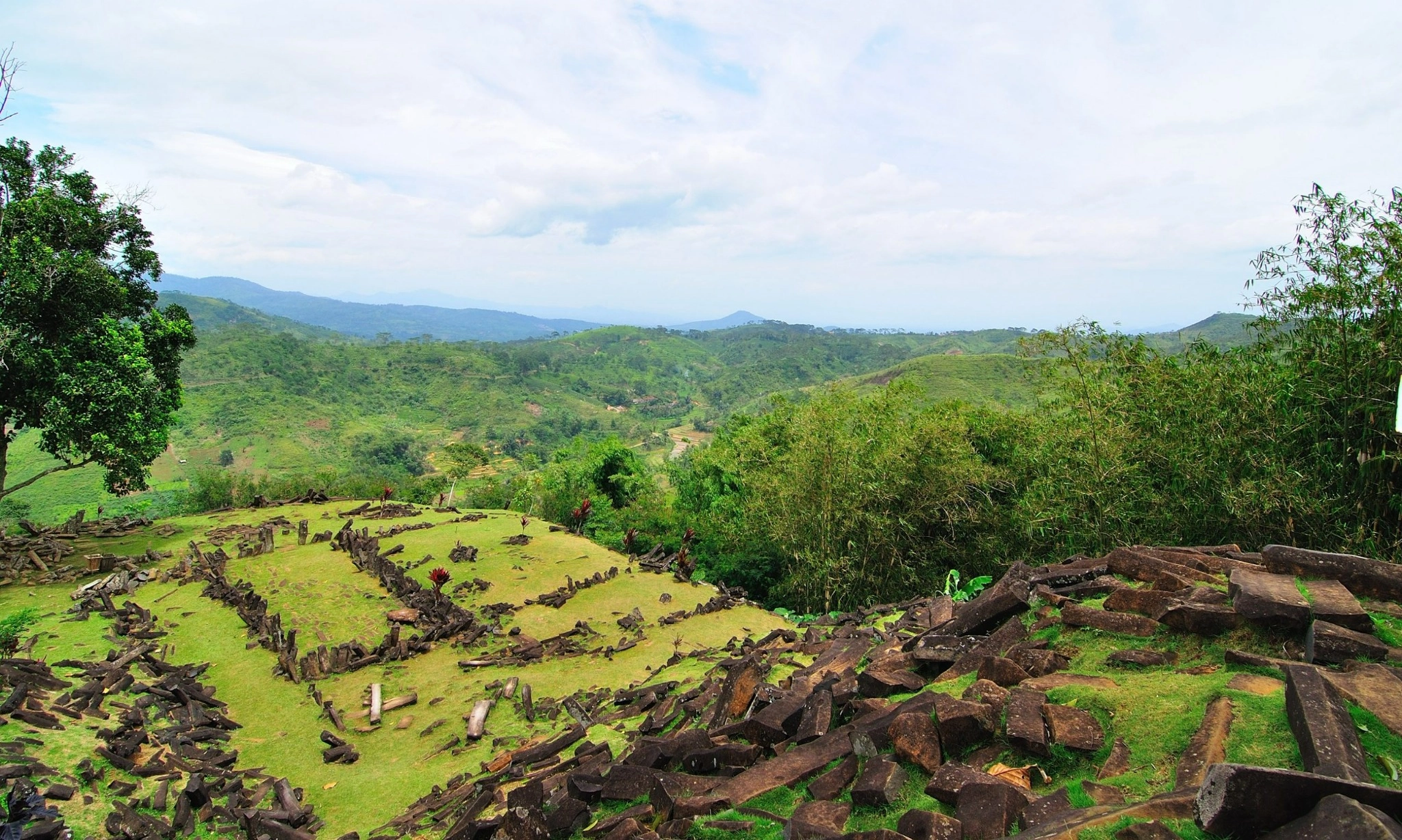 <p>Pemerintah Segera Kumpulkan Ahli Lanjutkan Penelitian Gunung Padang</p>