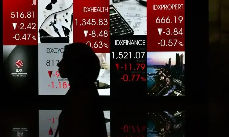 <p>Saham Perbankan Kompak Memerah, Analis: Ada Sentimen Global</p>