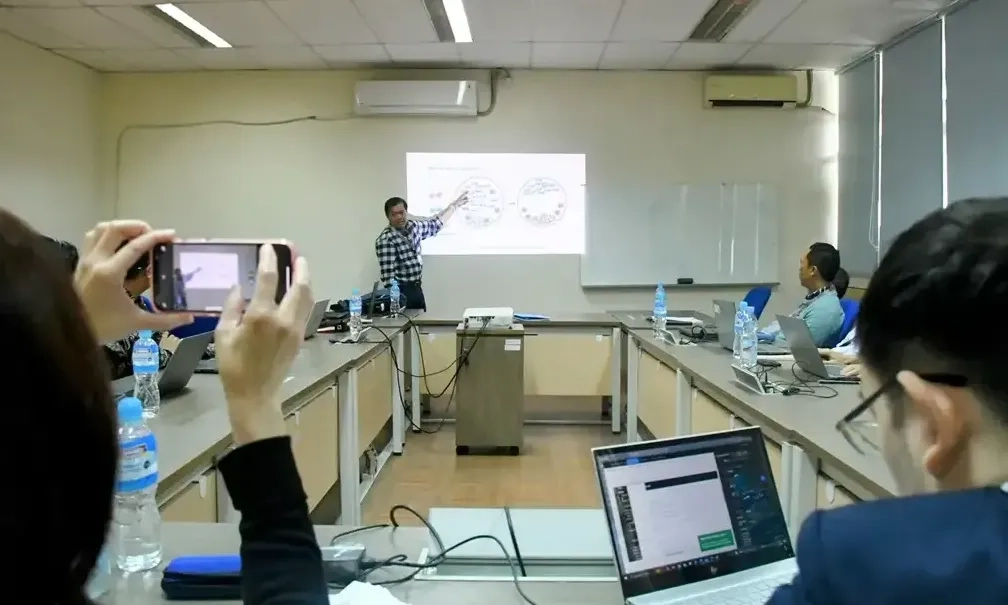 <p>BRIN Kembangkan Superkonduktor Penghantar Listrik Tanpa Hambatan</p>