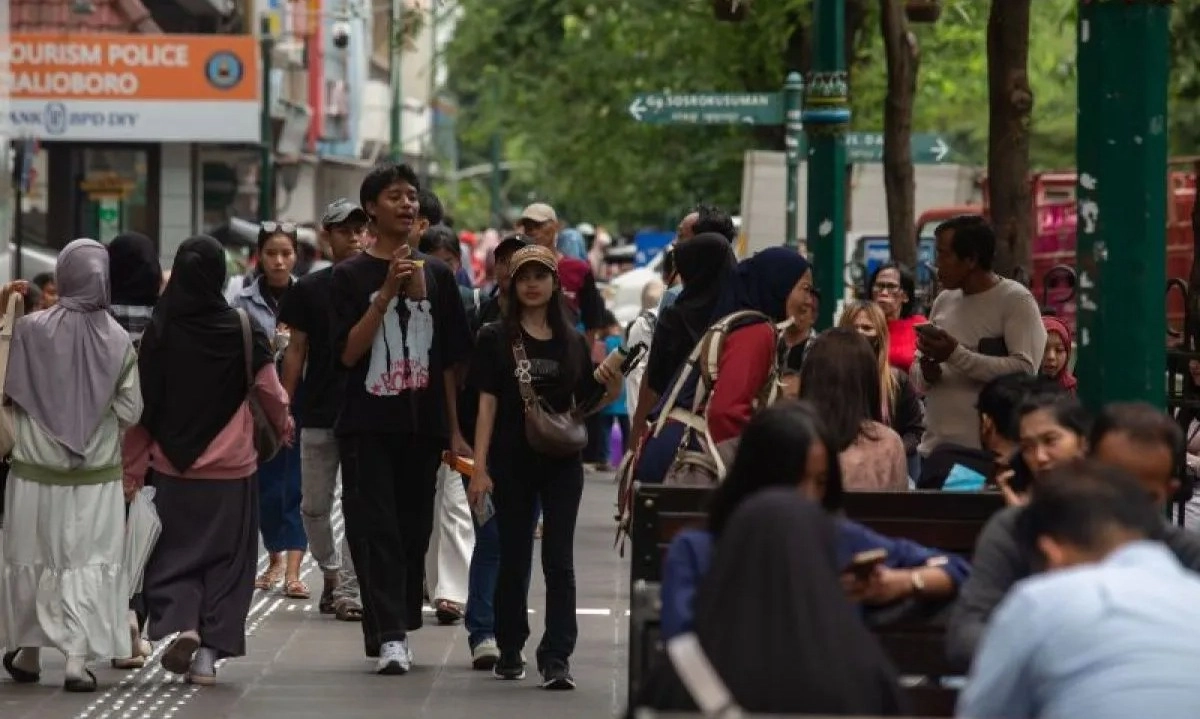 <p>Mulai Berlaku Sanksi Merokok Rp7,5 Juta di Malioboro</p>