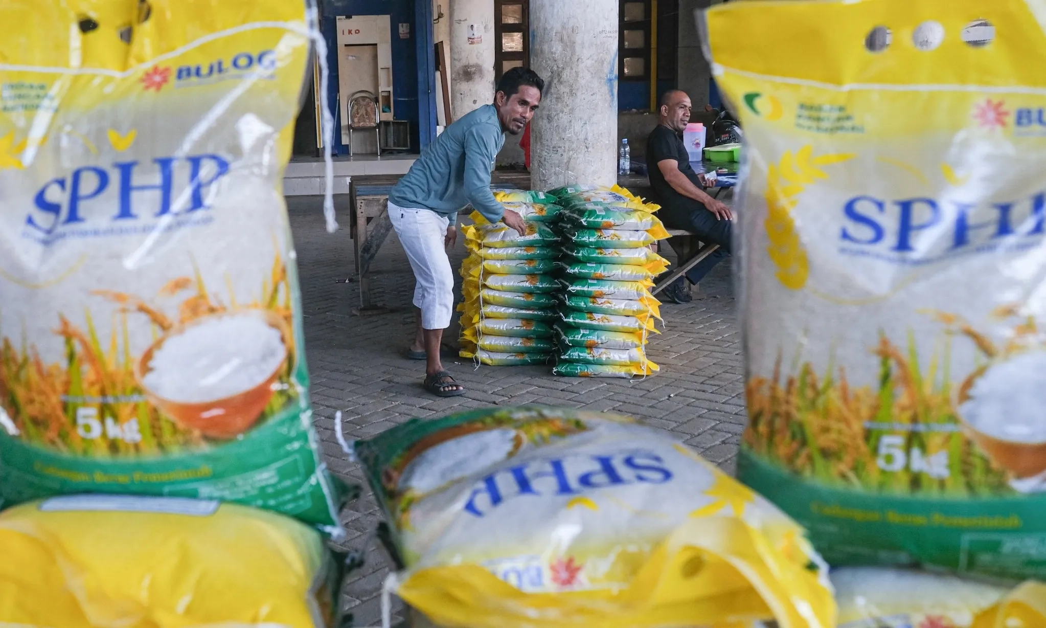 <p id="isPasted">Bulog Sebut Indonesia Timur Sudah Minta Distribusi SPHP, Ini Kata Bapanas</p>