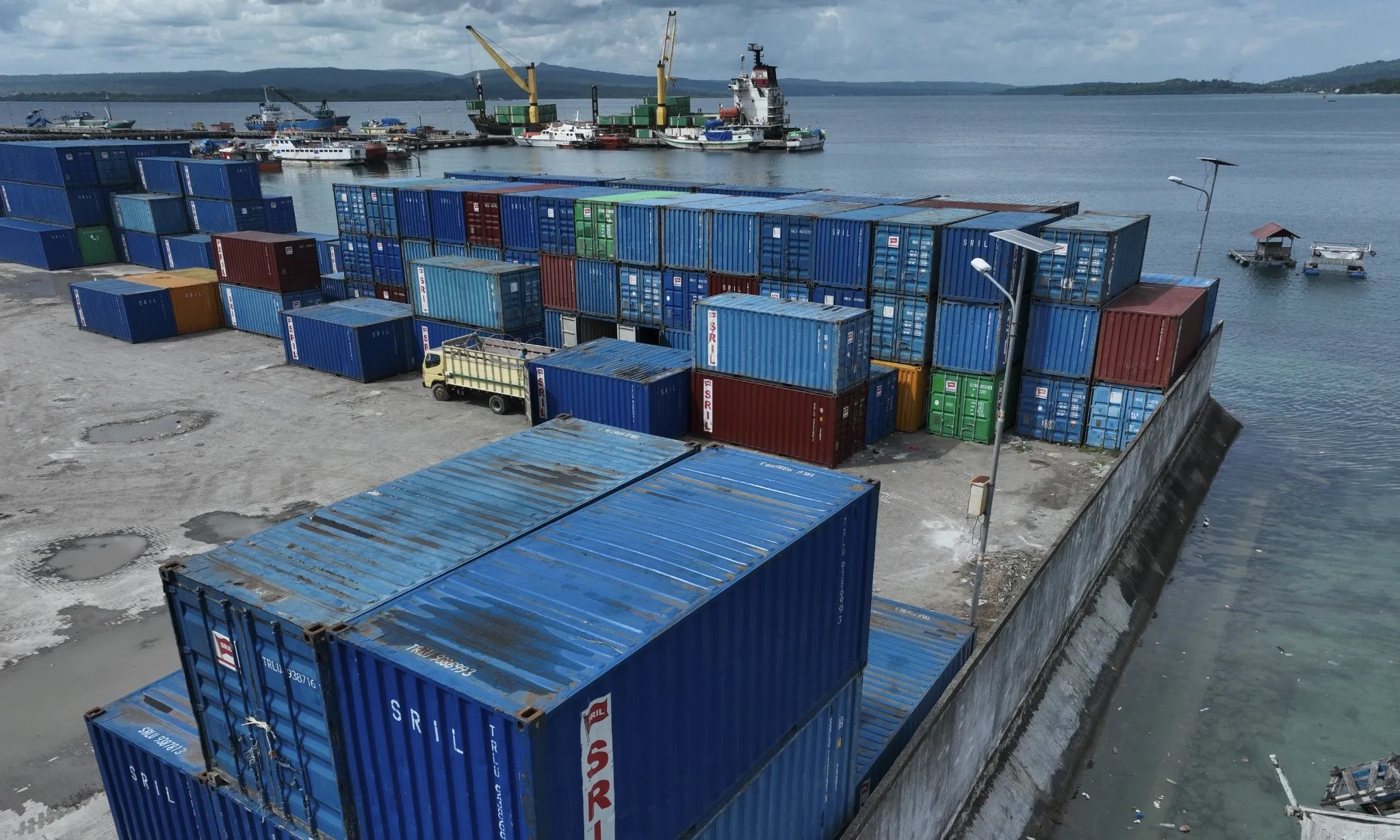 <div dir="auto" id="isPasted">Turun 2,24%, Nilai Ekspor Desember 2024 Sentuh US$23,46 M</div>