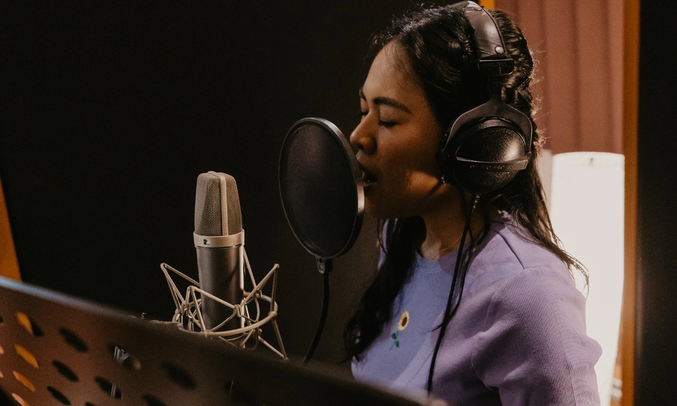 <p>Fay Fairus Debut Album <em>Stories After Sunset</em>&nbsp;</p>