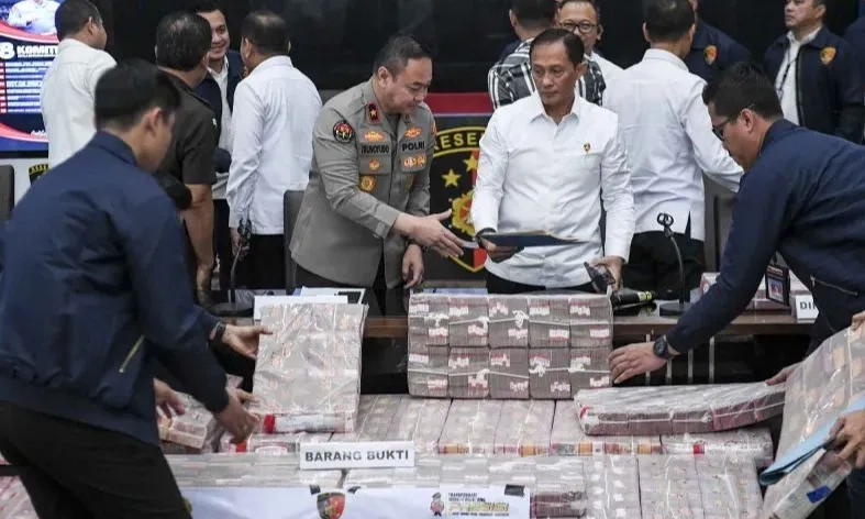 <p>Polisi Sita Rp103,2 Miliar Dari Kasus TPPU Judi <em>Online</em> PT AJP</p>